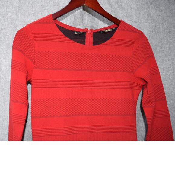 Superdry Red Textured Knit Bodycon Sweater Dress Size XS - Picture 2 of 3